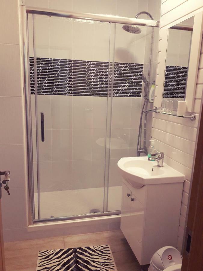 Iasi City Break Rooms Exterior photo